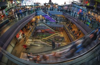 centre commercial avec escalators